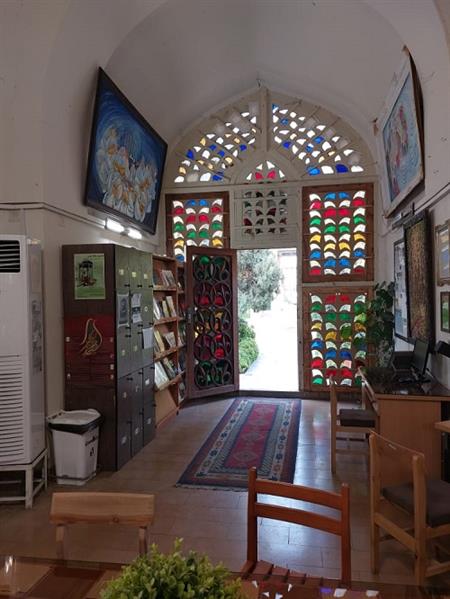نشریات کنار مجموعه